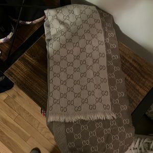 Authentic gucci scarf